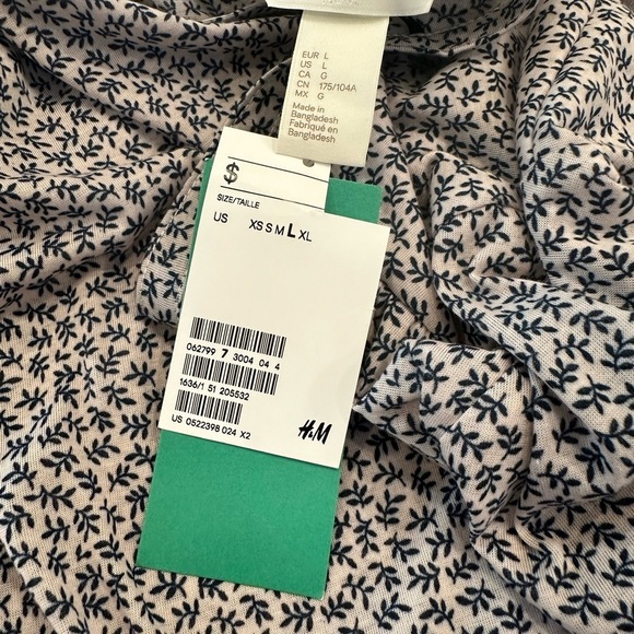 H&M Cream and Blue Floral Patterned Blouse - Picture 3 of 5